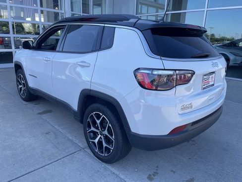 Used 2025 Jeep Compass Limited AWD/4WD image 31