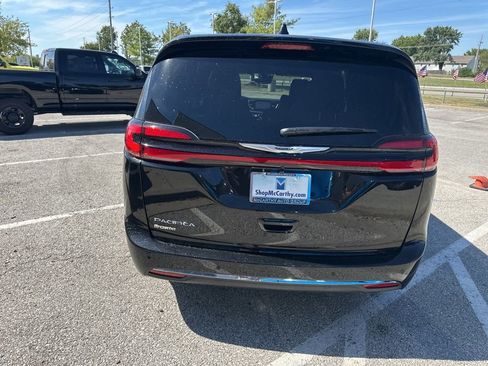 New 2026 Chrysler Pacifica Select image 27
