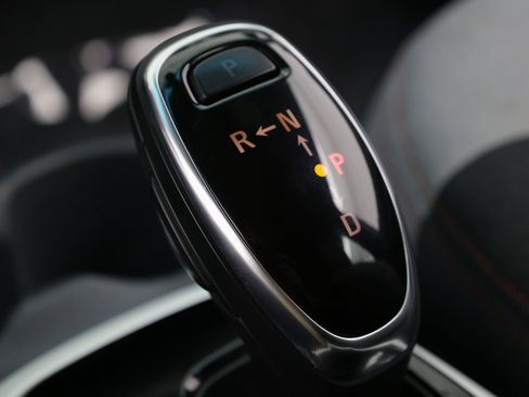 Used 2021 Chevrolet Bolt LT FWD image 19
