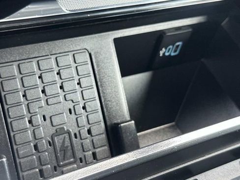 Used 2025 Ford F350 Lariat w/ Black Appearance Package image 32