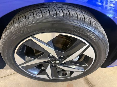 Used 2023 Hyundai Elantra Limited w/ Cargo Package FWD image 14