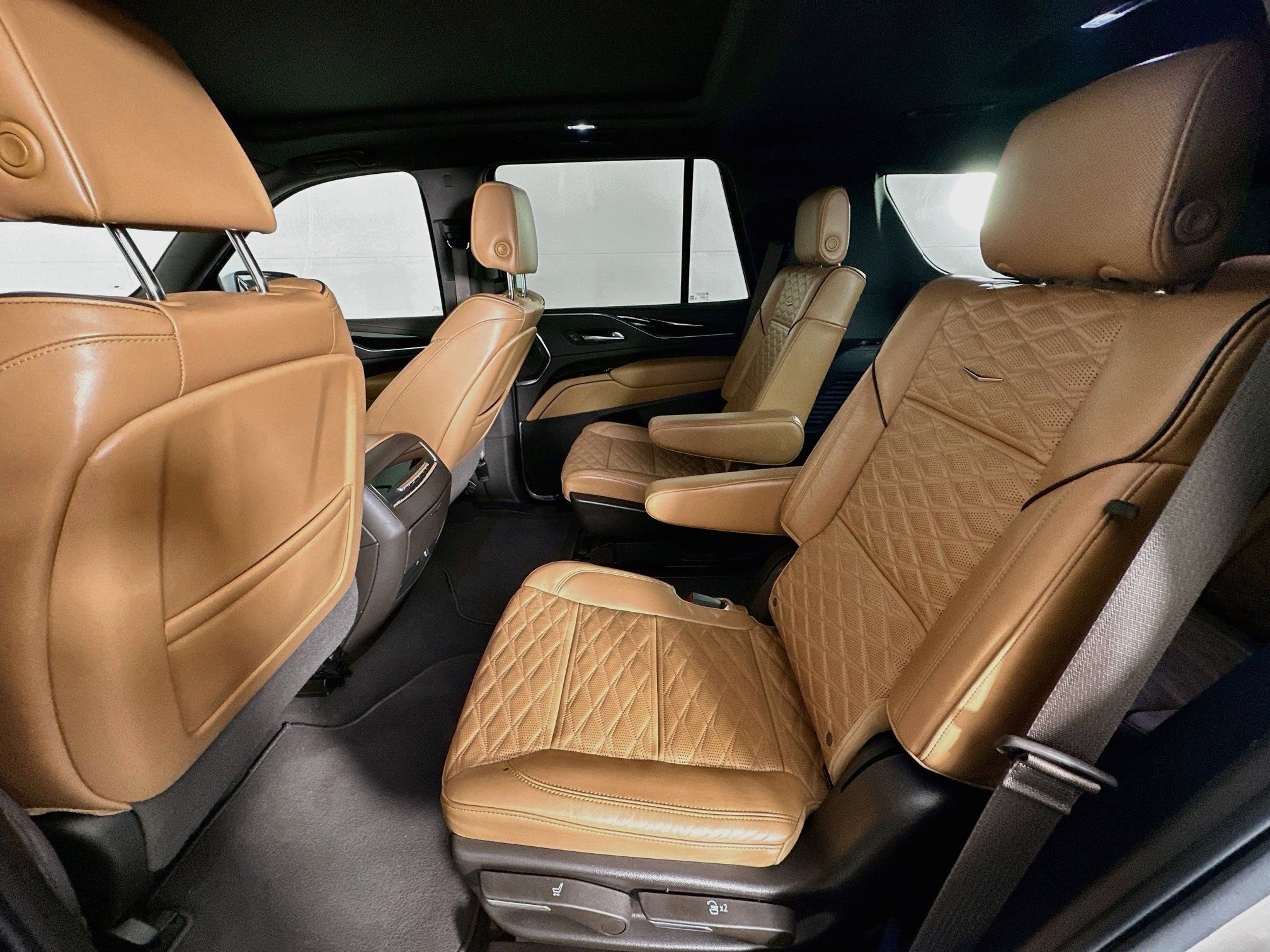 Used 2022 Cadillac Escalade Sport w/ Touring Package AWD/4WD image 27
