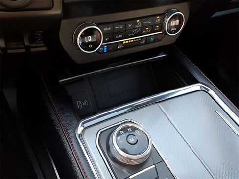 Used 2021 Ford Expedition Limited image 12