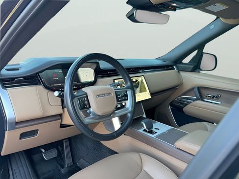 Certified 2025 Land Rover Range Rover SE AWD/4WD image 14
