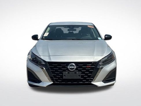 Used 2025 Nissan Altima 2.5 SR FWD image 10