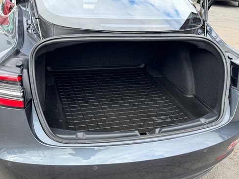 Used 2018 Tesla Model 3 Long Range image 11