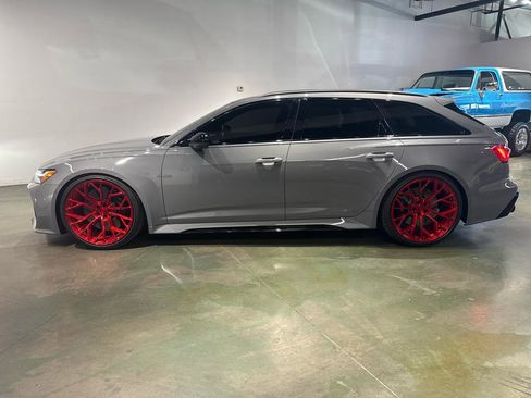 Used 2022 Audi RS 6 quattro w/ Black Optic Package image 4