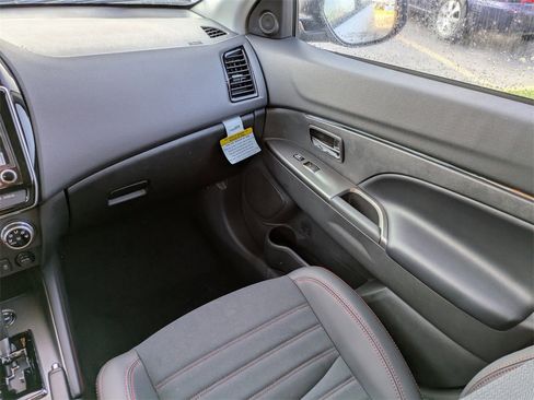 New 2025 Mitsubishi Outlander Sport SE image 17