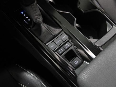 Used 2025 Toyota Camry SE image 16