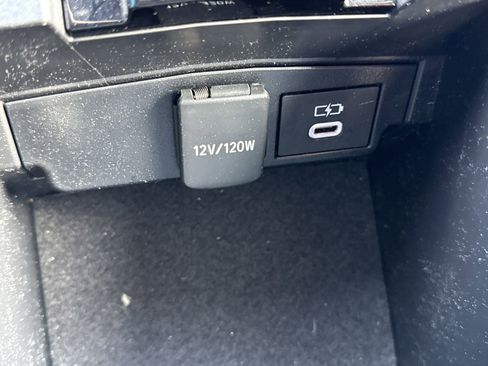 Used 2024 Toyota Corolla SE image 27