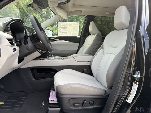 New 2027 INFINITI QX60 Luxe FWD image 24