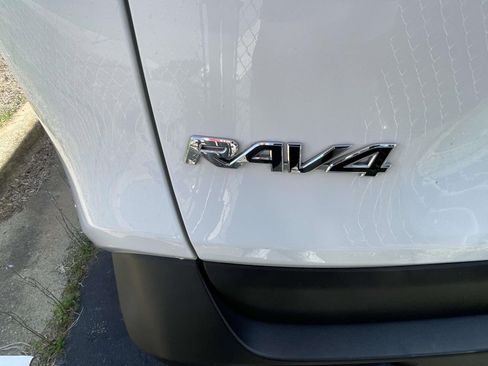 Used 2023 Toyota RAV4 XLE image 7