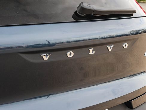 New 2026 Volvo XC40 B5 Plus w/ Protection Package Premier image 12