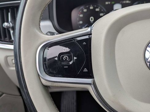 Used 2017 Volvo S90 T6 Momentum w/ Vision Package image 24