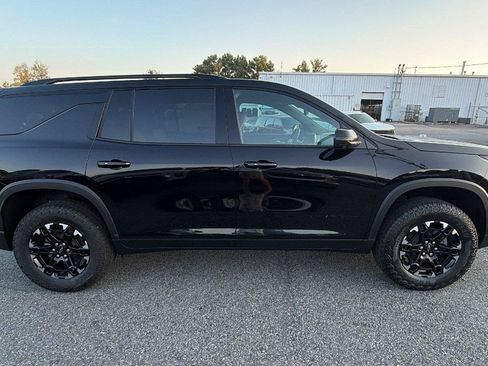 New 2027 Chevrolet Traverse Z71 w/ Enhanced Driving Package AWD/4WD image 8