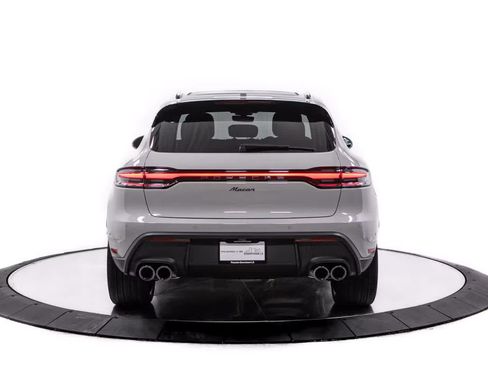 Certified 2026 Porsche Macan AWD/4WD image 6