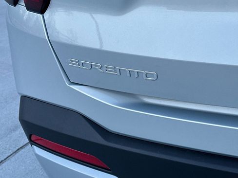 New 2026 Kia Sorento LX image 4