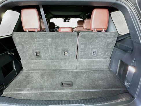 Used 2024 Ford Expedition Limited image 31