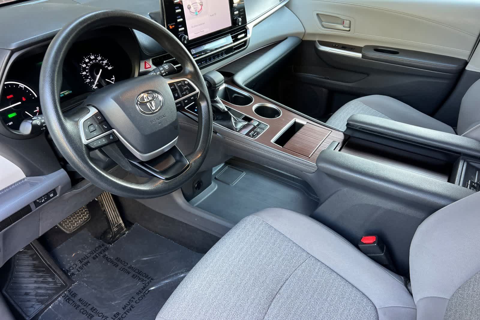 Certified 2021 Toyota Sienna LE FWD image 11