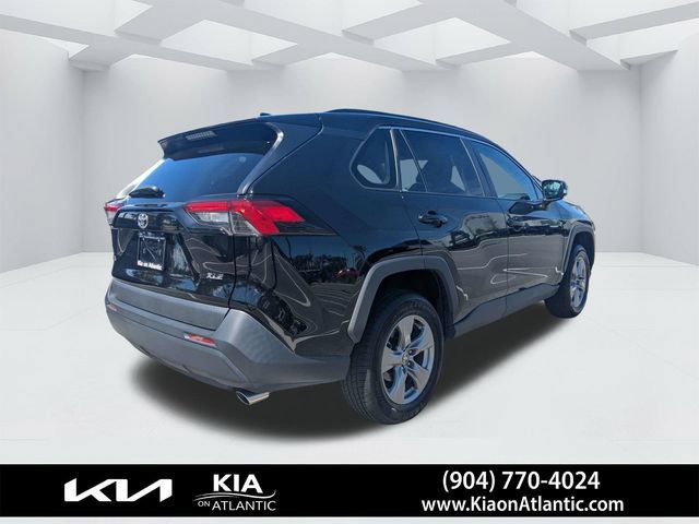 Used 2024 Toyota RAV4 XLE FWD image 3