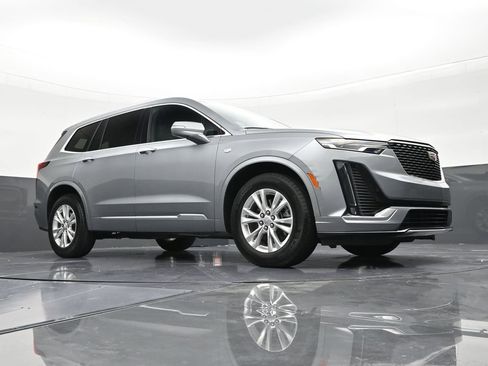 Certified 2023 Cadillac XT6 Luxury FWD image 23