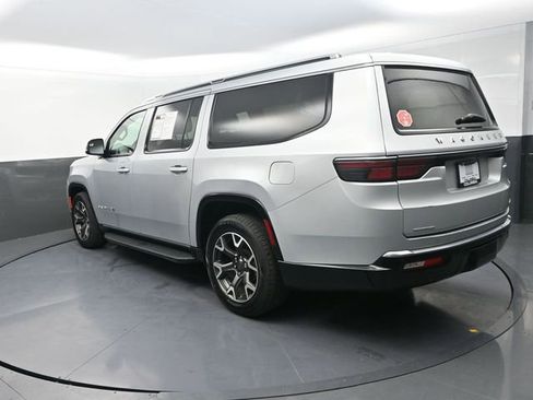 Used 2023 Jeep Wagoneer L Series III w/ Preferred Equipment Group image 7