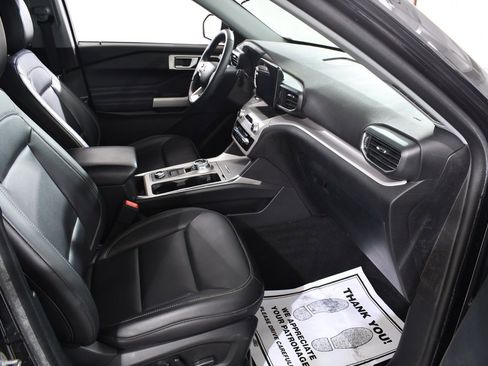 Used 2023 Ford Explorer XLT w/ Equipment Group 202A image 10