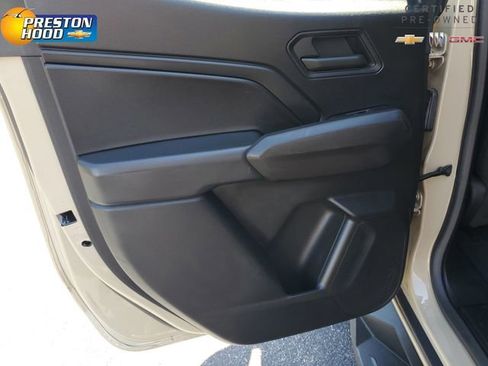 Used 2023 Chevrolet Colorado Trail Boss w/ Technology Package AWD/4WD image 13