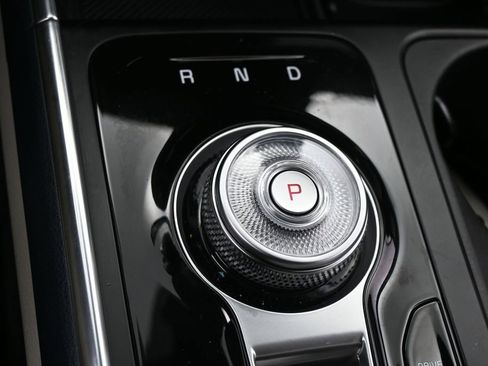 Used 2026 Kia Carnival EX FWD image 25