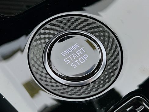 New 2025 Kia Niro EX image 13