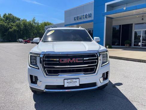 Used 2023 GMC Yukon XL SLT AWD/4WD image 2