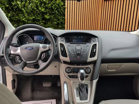 Used 2012 Ford Focus SEL w/ SEL/Titanium Winter Pkg FWD image 13