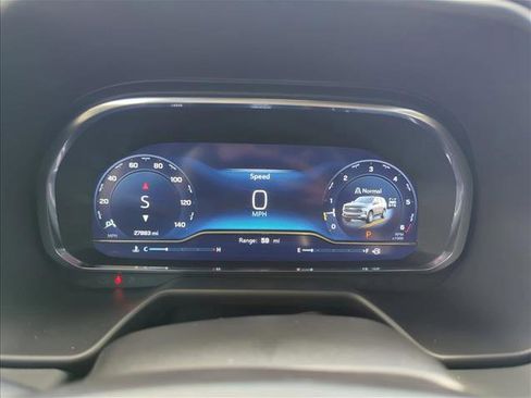 Used 2023 Chevrolet Suburban Z71 w/ Luxury Package AWD/4WD image 10