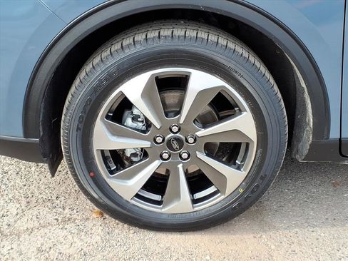 Used 2023 Ford Escape Platinum image 9