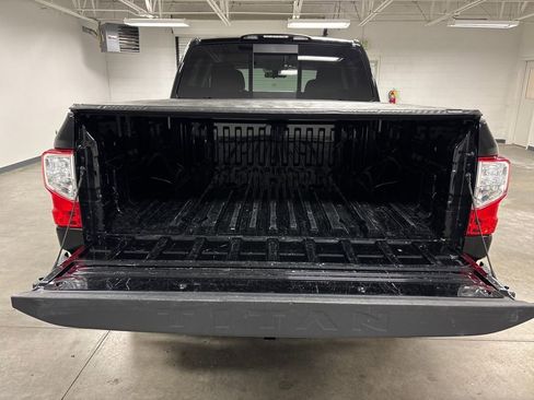 Used 2021 Nissan Titan SV w/ Accessory Utility Package image 19