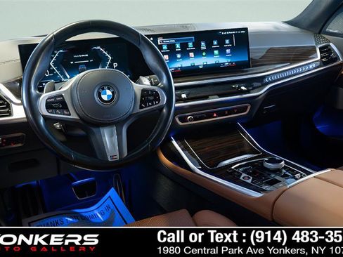 Used 2023 BMW X7 xDrive40i w/ M Sport Package AWD/4WD image 41