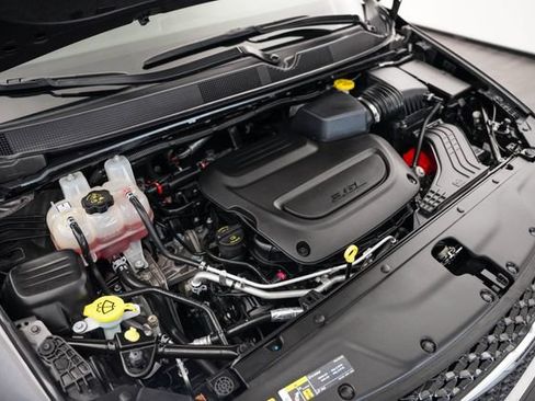 Used 2023 Chrysler Pacifica Touring-L FWD image 46