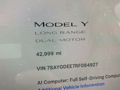 Used 2024 Tesla Model Y Long Range AWD/4WD image 3