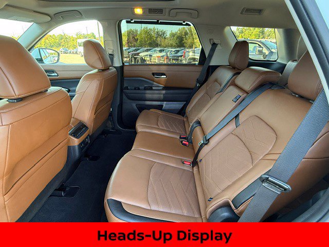 Certified 2025 Nissan Pathfinder Platinum w/ Cargo Package AWD/4WD image 16
