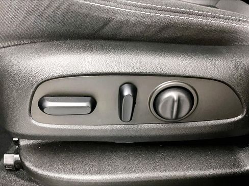 Used 2022 GMC Terrain SLE w/ Driver Convenience Package image 32