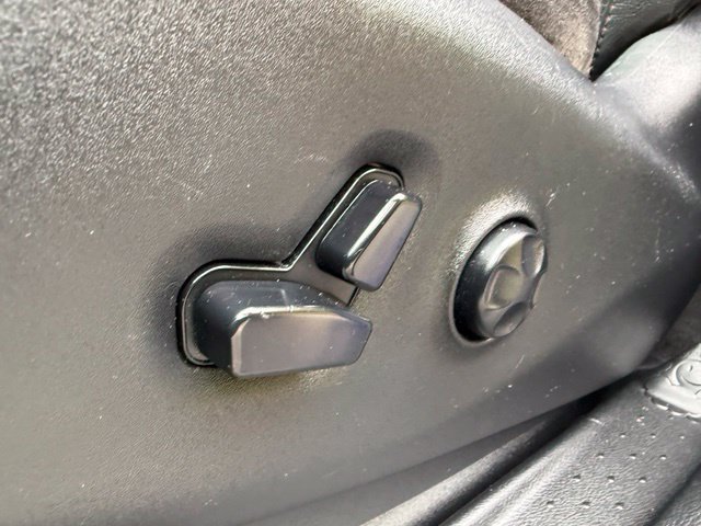 Used 2020 Chrysler Pacifica Touring-L FWD image 18