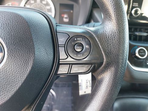 Used 2020 Toyota Corolla LE image 17