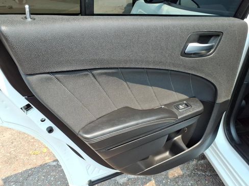 Used 2019 Dodge Charger SXT w/ Blacktop Package RWD image 15