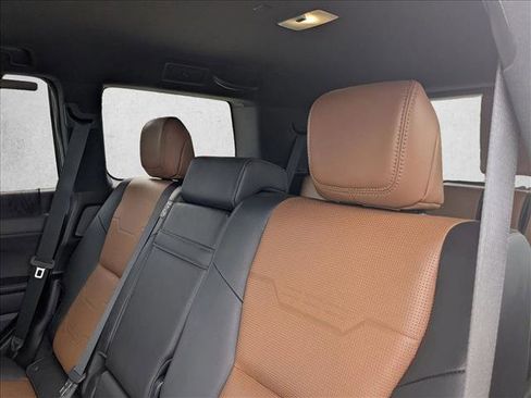 Used 2024 Lexus GX 550 w/ Accessory Package (Z1) AWD/4WD image 17