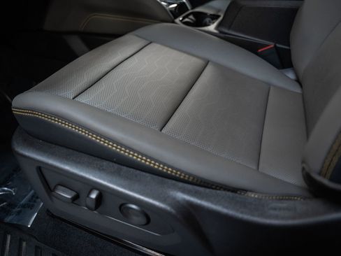 Used 2026 Chevrolet Colorado ZR2 image 44