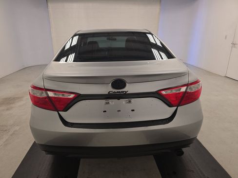 Used 2017 Toyota Camry LE image 7