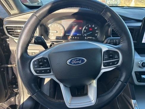 Used 2022 Ford Explorer XLT w/ Equipment Group 202A image 16