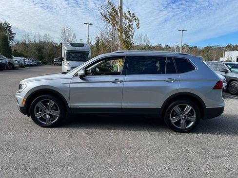 Certified 2020 Volkswagen Tiguan SEL image 5