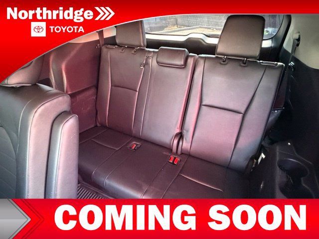 Used 2024 Toyota Highlander XLE AWD/4WD image 8