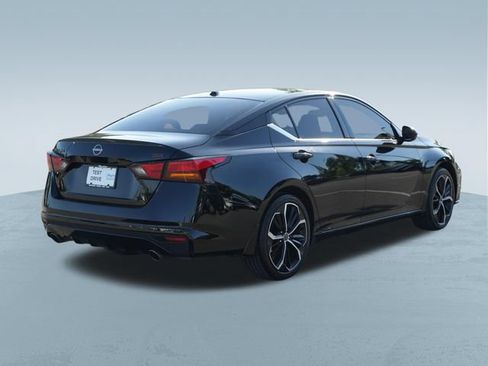Used 2025 Nissan Altima 2.5 SR FWD image 9